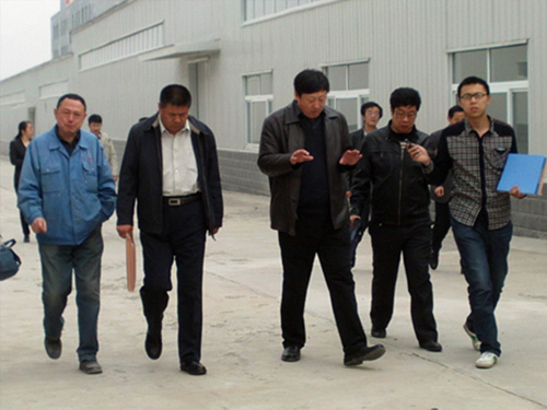 0赤峰市發改委視察赤峰卉原建材有限公司3